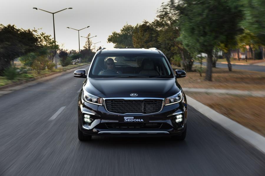  Kia Grand Sedona (YP) 2018 года  (ZA) (фото 32 из 40)